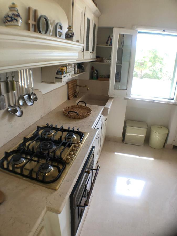 Masseria Incantamento Suite Bouganville Latiano Bagian luar foto